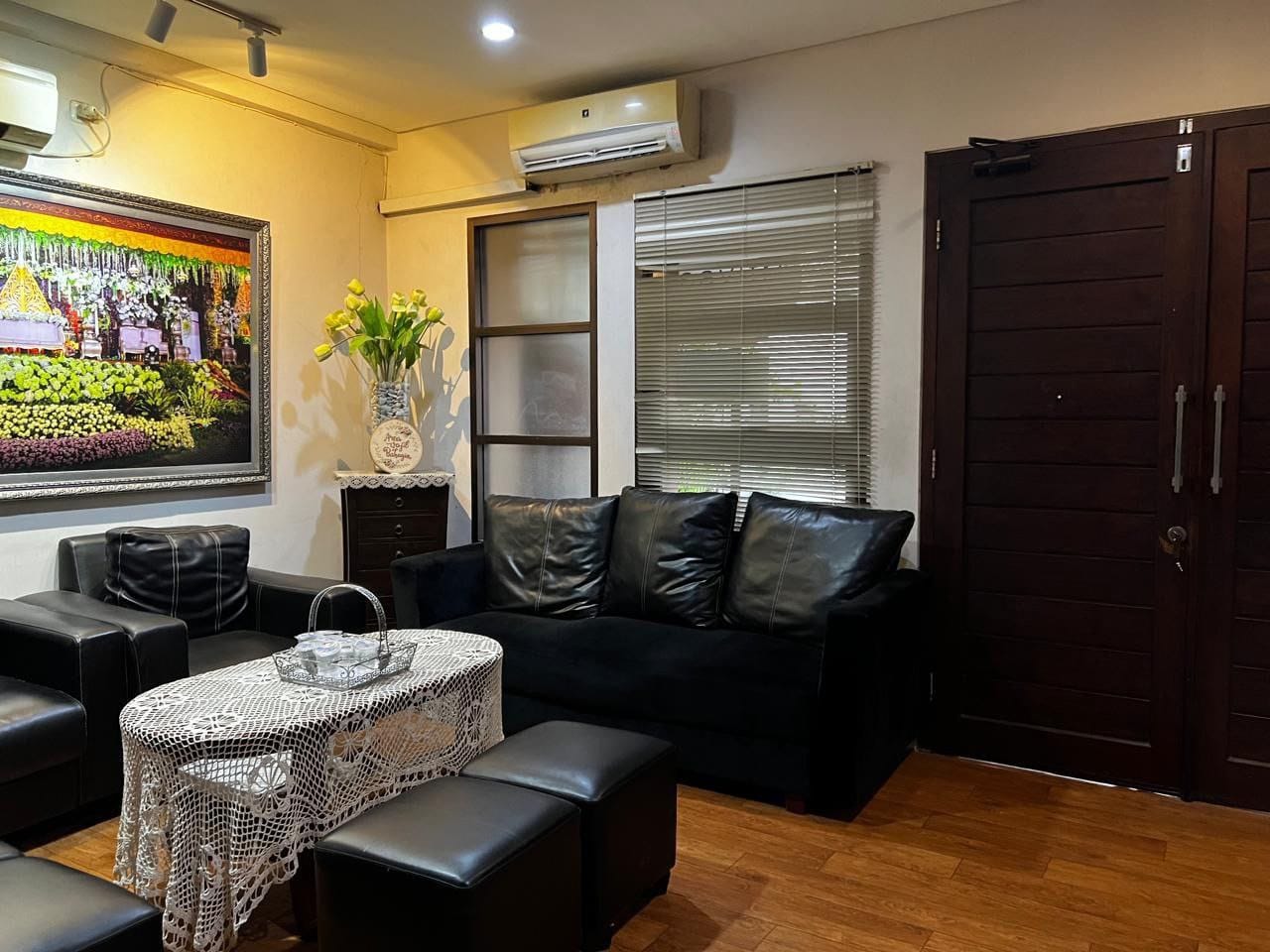 Dijual Rumah Mewah 2 Lantai Jalan Lombok Lokasi Premium Strategis Surabaya Pusat - Thumbnail 6