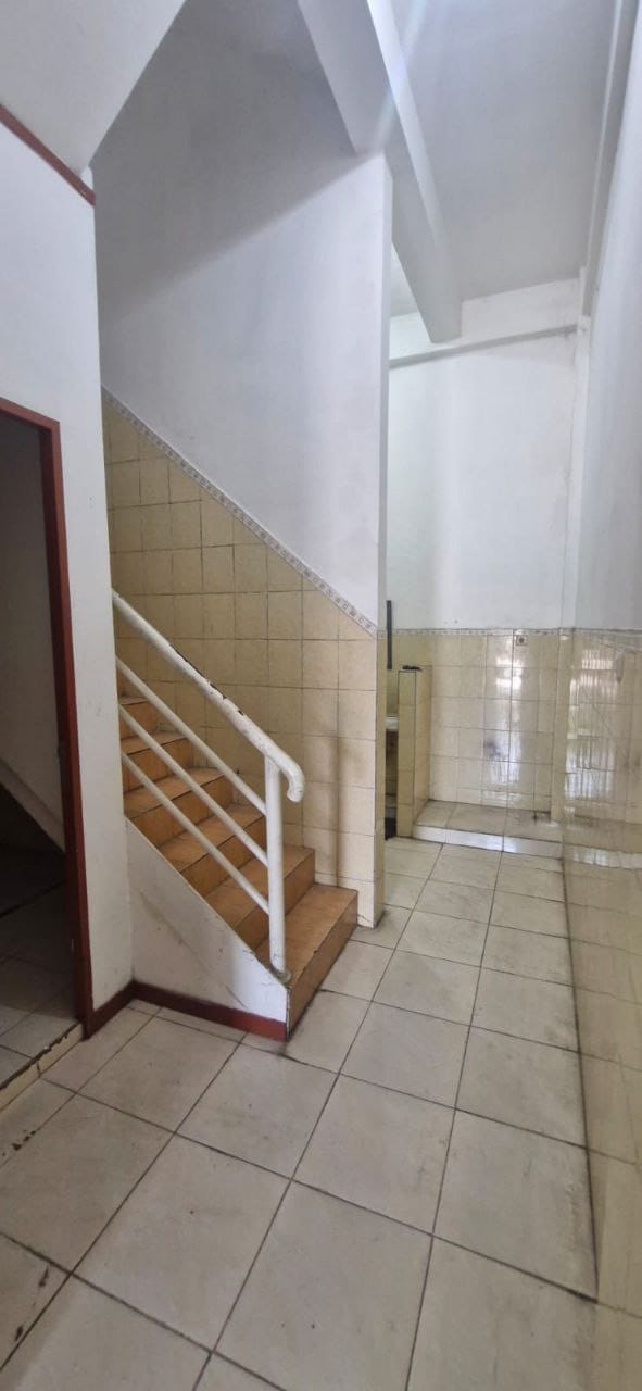 Dijual / Disewakan Ruko 4 Lantai Ex Bank di Tenggilis Lokasi Strategis Surabaya Timur - Thumbnail 3