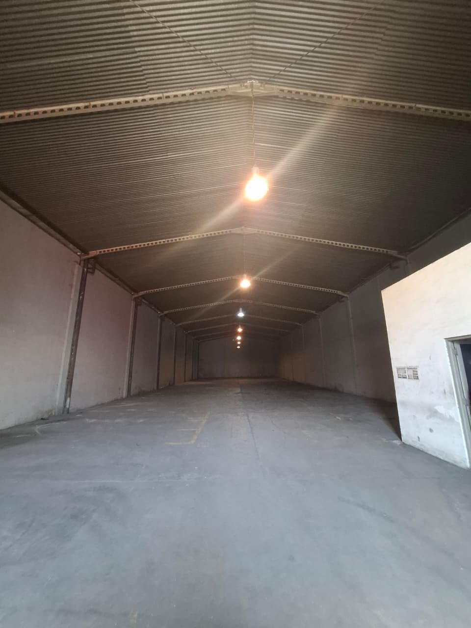 Disewakan Gudang Strategis Luas Siap Huni di Margomulyo Greges Surabaya Barat - Image 1