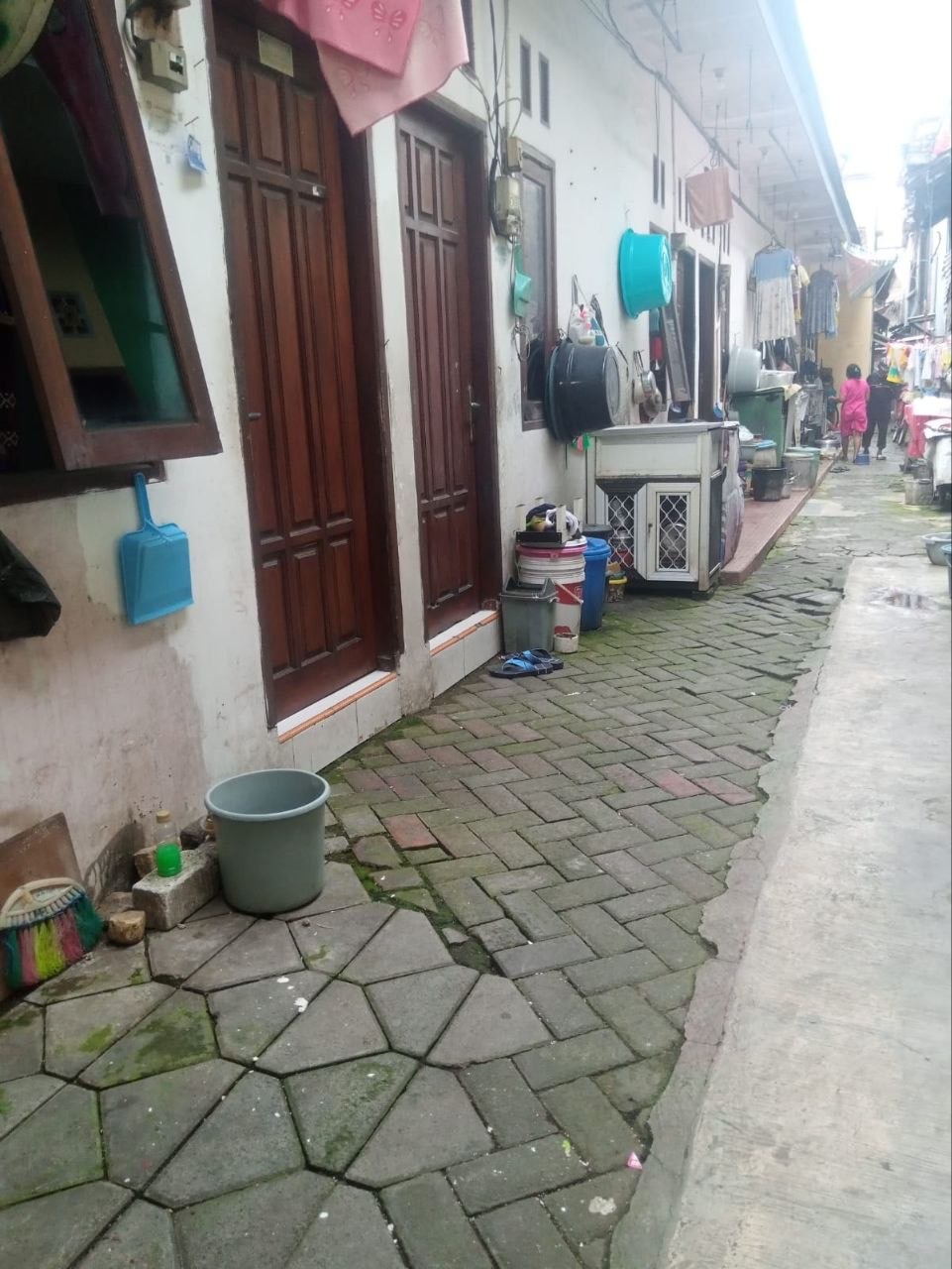 Dijual Kos Aktif Lokasi Strategis di Jalan Kedung Baruk Surabaya Timur - Image 1