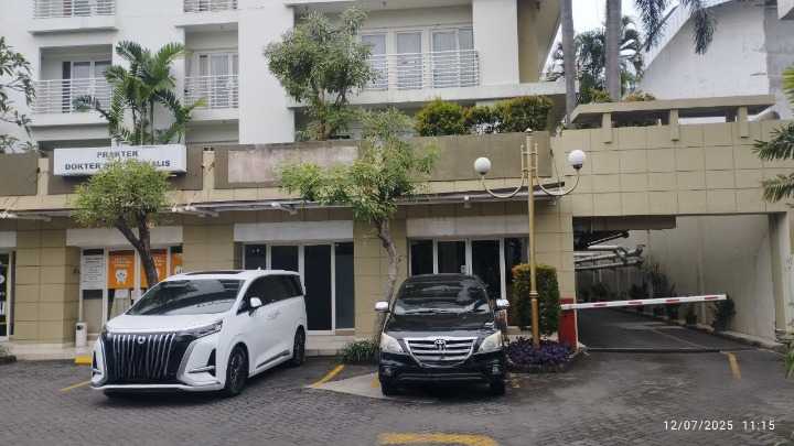 Dijual/Disewakan Ruko Murah Cosmopolis Commersial Area Surabaya Timur - Image 1