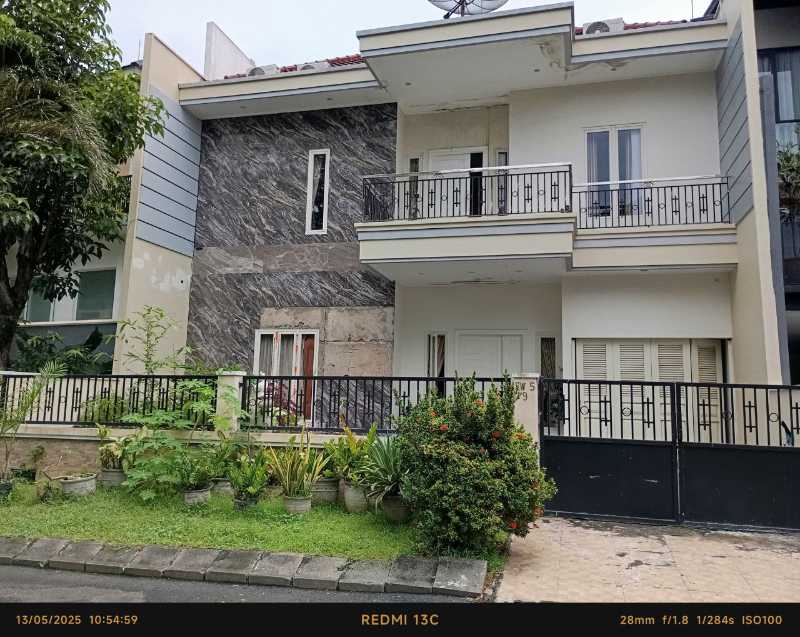 Dijual Rumah Bagus Eastwood Surabaya Barat - Image 1