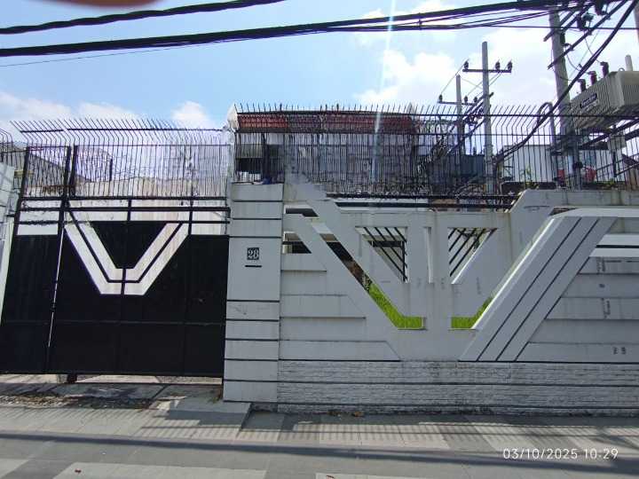 Disewakan Rumah Lokasi Strategis Surabaya Barat - Image 1