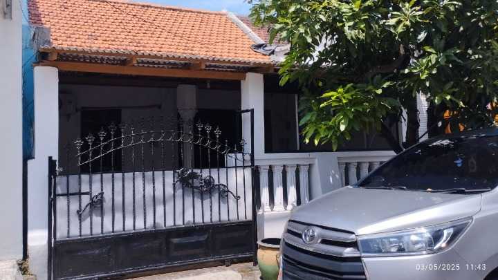 Dijual/Disewakan Rumah Bagus Cantik Jalan Ikan Mungsing Surabaya Utara - Image 1