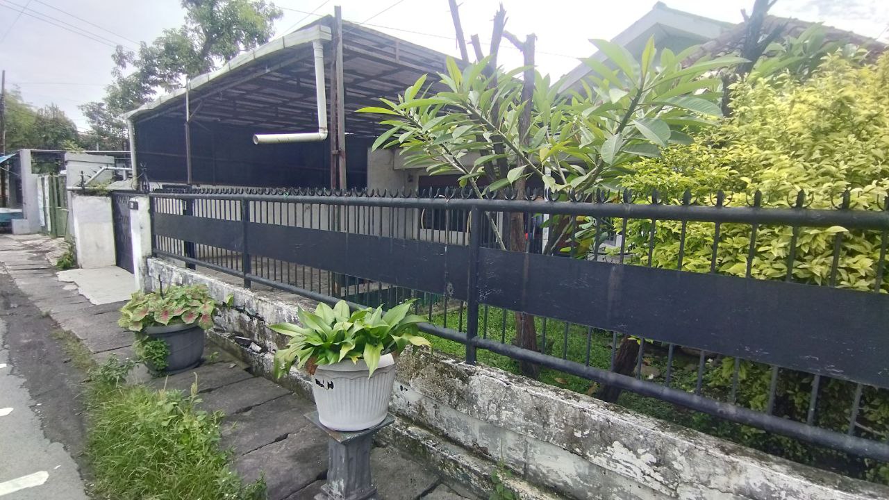 Dijual Rumah Minimalis dan Strategis di Wilayah jambangan Surabaya Selatan - Image 1