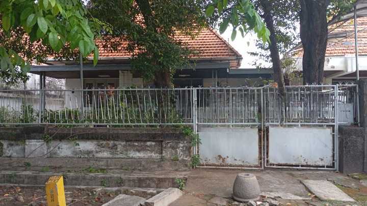 Disewakan Rumah Tinggal Strategis Jalan Musi Wilayah Surabaya Pusat - Image 1