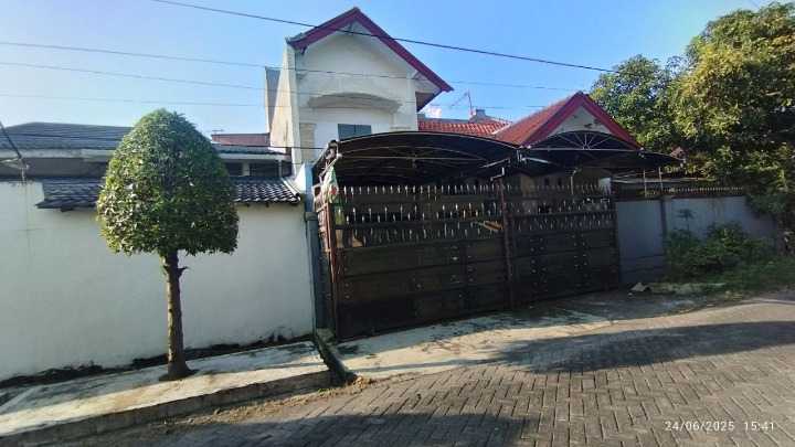 Dijual Rumah Nyaman Modern di Barata Jaya Wilayah Surabaya Timur - Image 1