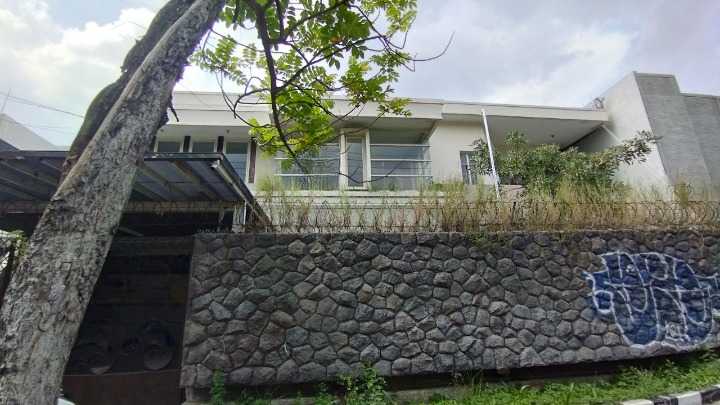 Dijual Rumah Mewah Strategis di Jemur Andayani Surabaya Selatan - Image 1