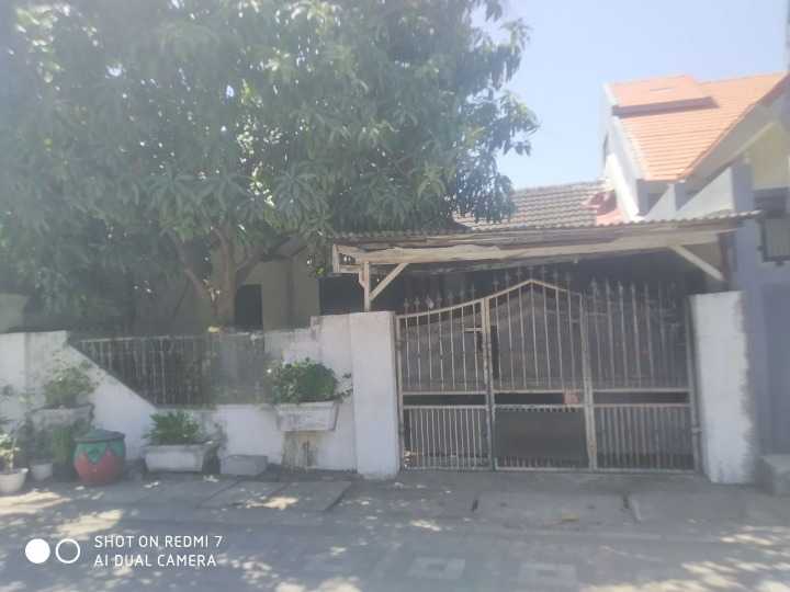 Dijual/Disewakan Rumah Strategis di Wisma Tengger Surabaya Barat - Image 1