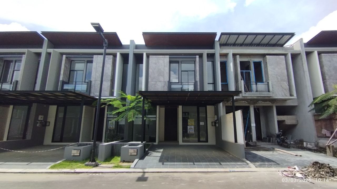 Dijual Rumah Strategis di Citraland District 9 Surabaya Barat - Image 1