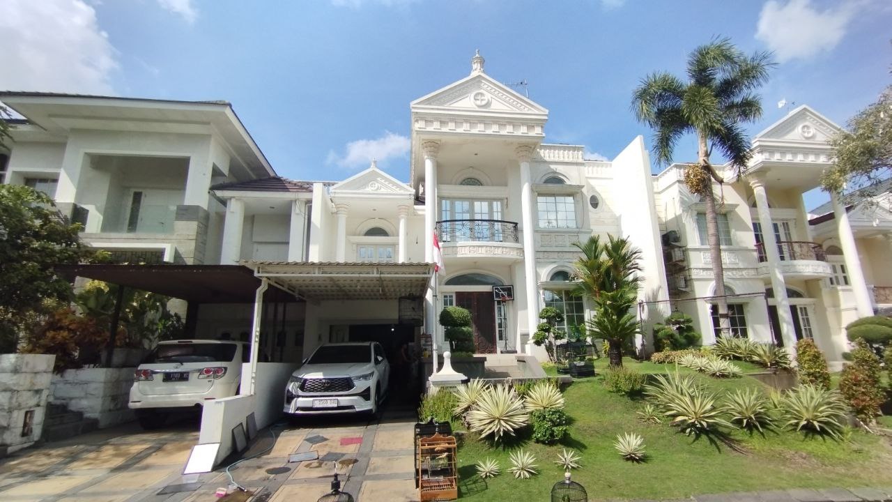 Dijual Rumah Mewah Murah di Citraland Raffles Surabaya Barat - Image 1