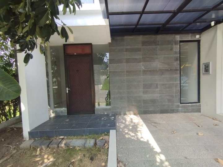 Dijual Rumah Strategis Northwest Hill di Wilayah Surabaya Barat - Image 1