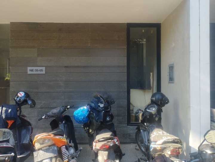 Dijual Rumah Minimalis Northwest Lake Citraland di Wilayah Surabaya Barat - Image 1