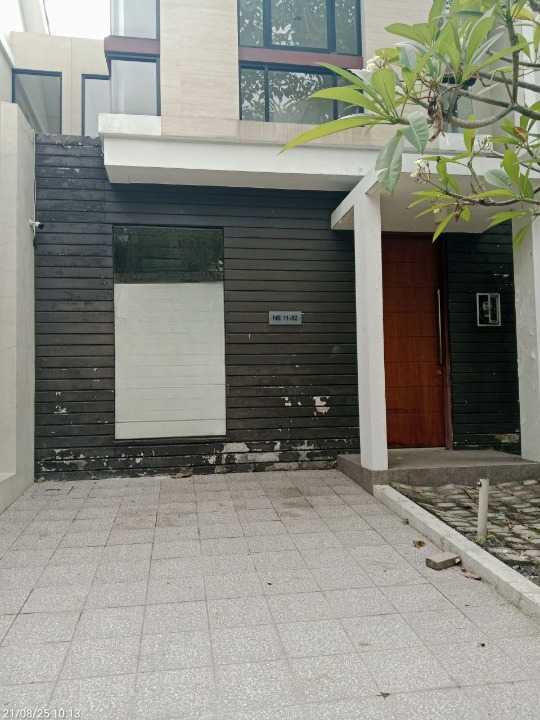 Dijual Rumah Minimalis Northwest Lake Citraland di Wilayah Surabaya Barat - Image 1