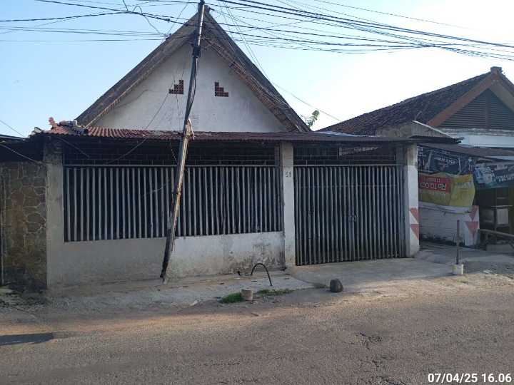 Dijual Rumah Strategis di Petemon Barat Pusat Kota Surabaya - Image 1
