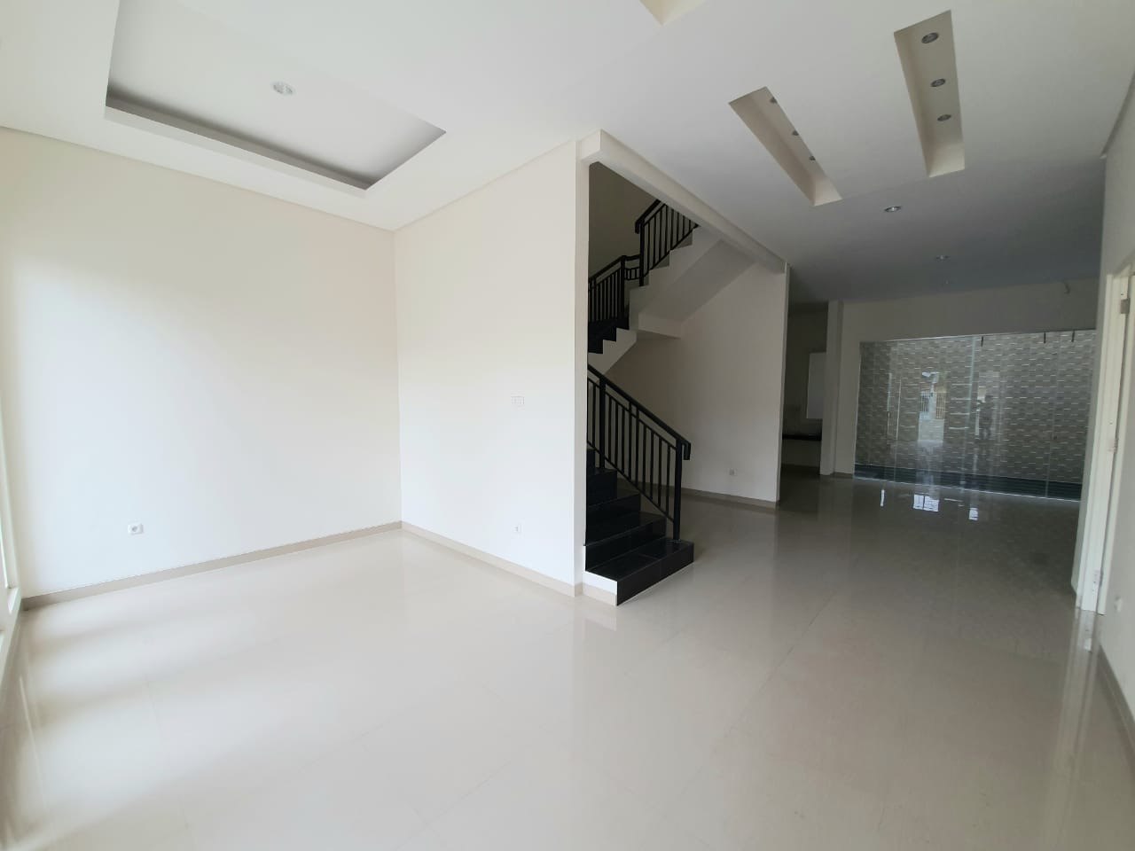 Dijual Rumah Mewah Minimalis di Kawasan Manyar Jaya Surabaya Timur - Thumbnail 6