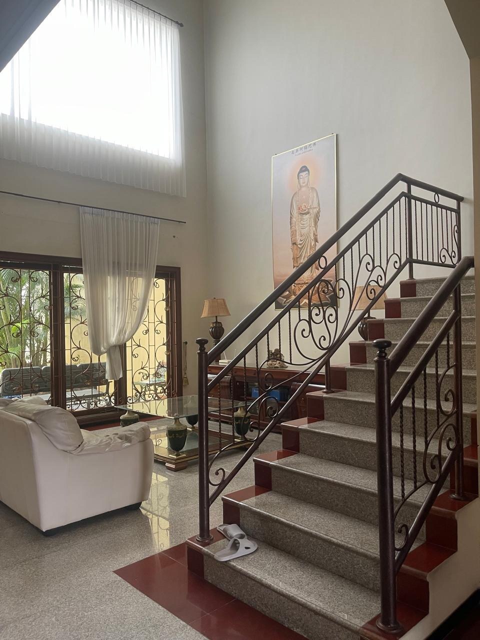 Dijual Rumah Mewah Komersial Area Siap Huni di Pall Hill Citraland Surabaya Barat - Image 1