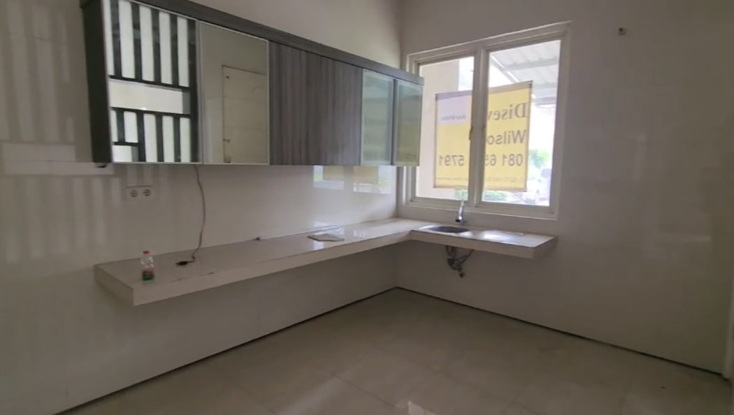 Disewakan Rumah 2 Lantai Ideal di Woodland Citraland Surabaya Barat - Thumbnail 4