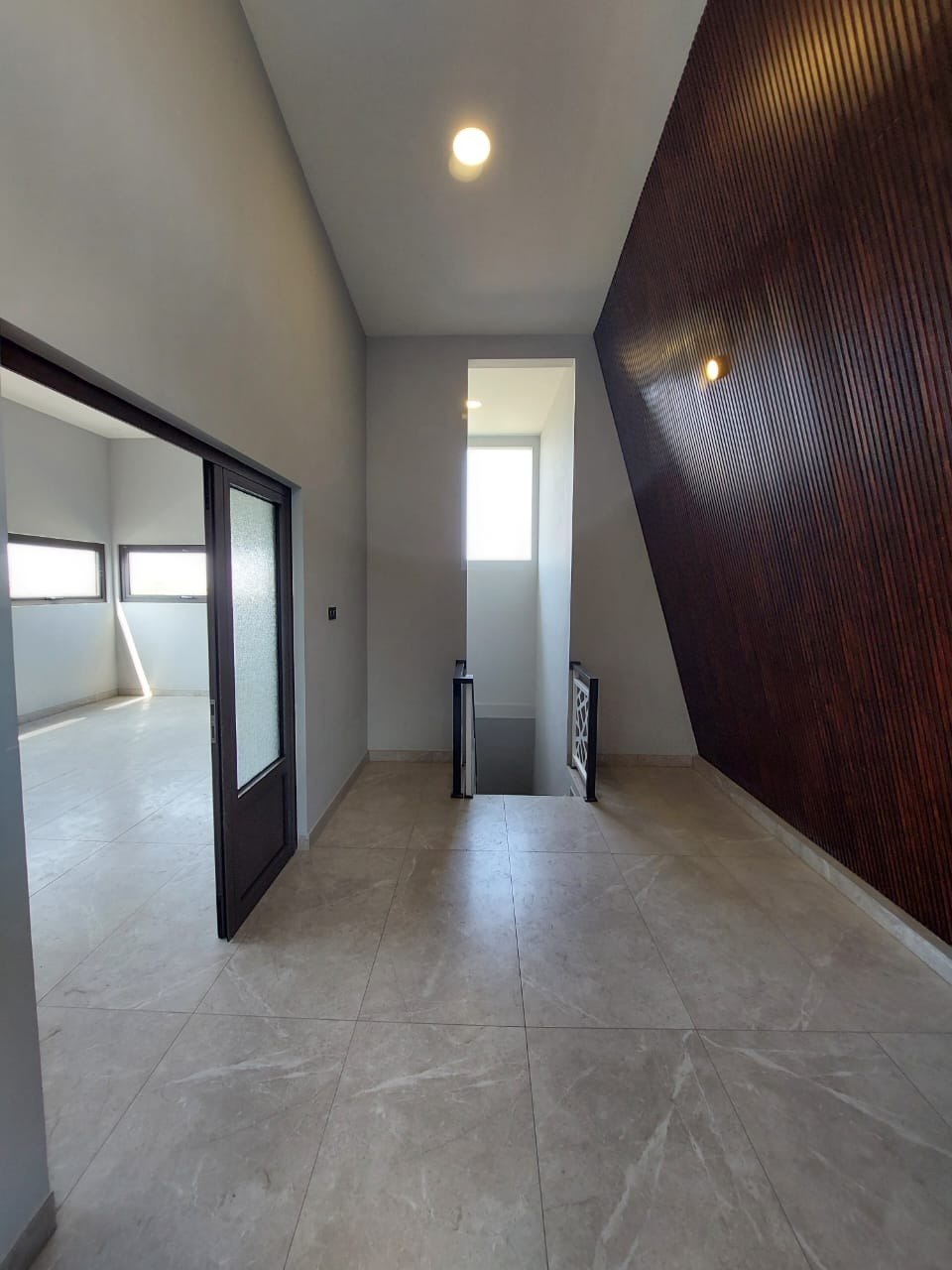 Dijual/Disewakan Rumah Baru Gress Mewah Minimalis di San Antonio Surabaya Timur - Thumbnail 8
