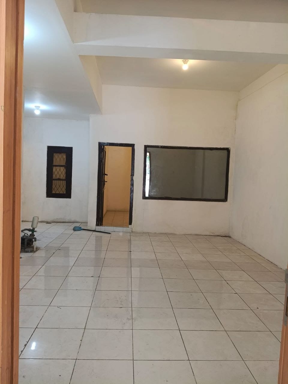 Disewakan Ruko 1 Lantai Lokasi Komersial Strategis Jalan Dharmawangsa Surabaya Timur - Thumbnail 2