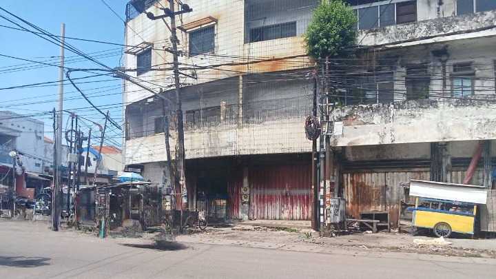 Dijual Ruko Hook Strategis Siap Usaha di Jalan Raya Kertopaten Surabaya Pusat - Image 1