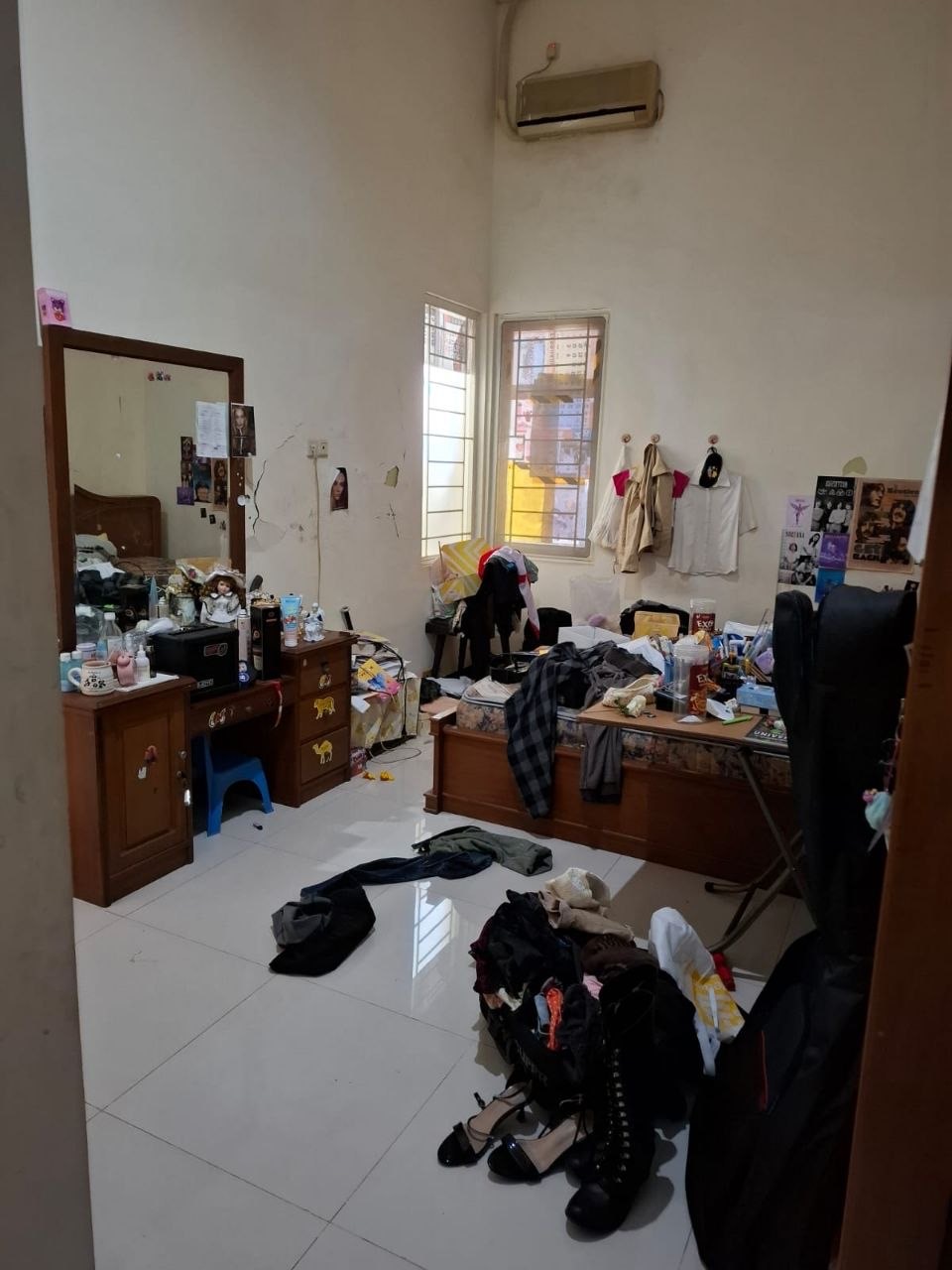 Dijual Cepat Rumah Siap Huni Semi Furnished di Jalan Manyar Tirtomoyo Surabaya Timur - Thumbnail 3