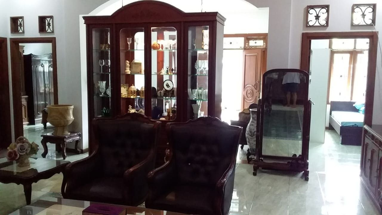 Dijual Rumah Mewah Furnished di Jalan Manyar Tirtoyoso Surabaya Timur - Thumbnail 6