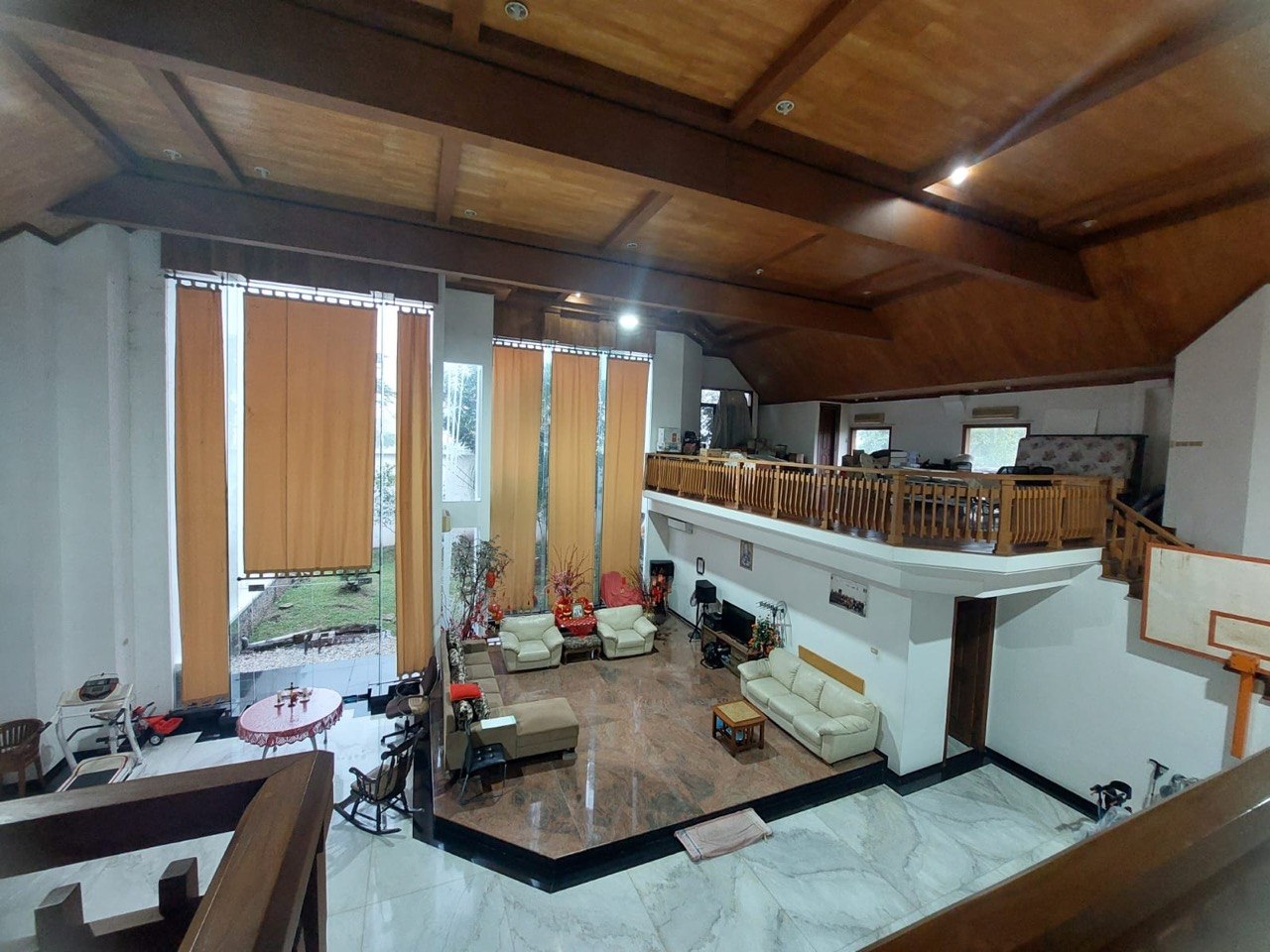 Dijual Rumah Mewah Rasa Villa Minimalis di Bukit Golf Surabaya Barat - Thumbnail 3