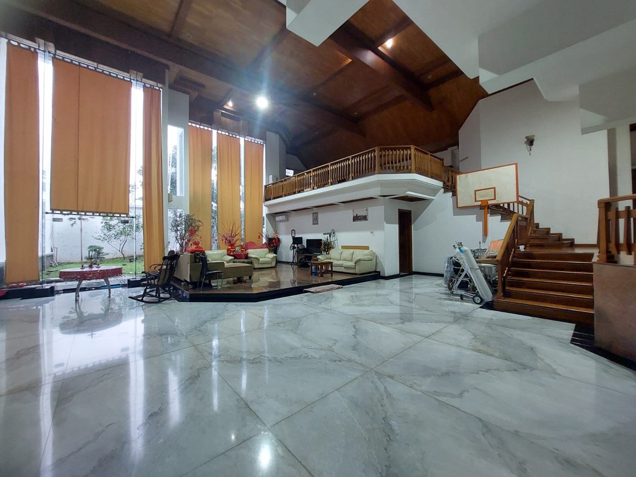 Dijual Rumah Mewah Rasa Villa Minimalis di Bukit Golf Surabaya Barat - Thumbnail 4