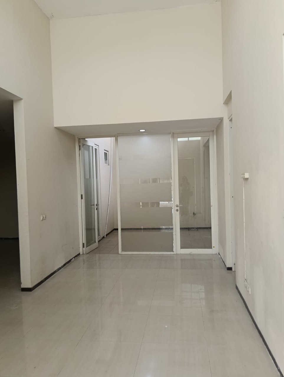 Dijual Rumah 1 Lantai Golf Avenue Lokasi Citraland Surabaya Barat - Thumbnail 3