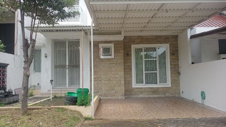 Disewakan Rumah Premium 2 Lantai South Emerald Mansion Citraland Surabaya Barat - Image 1