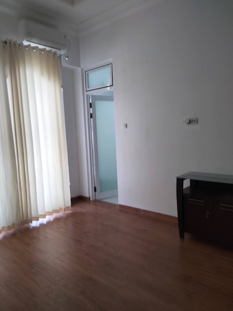 Disewakan Rumah Premium 2 Lantai South Emerald Mansion Citraland Surabaya Barat - Thumbnail 3
