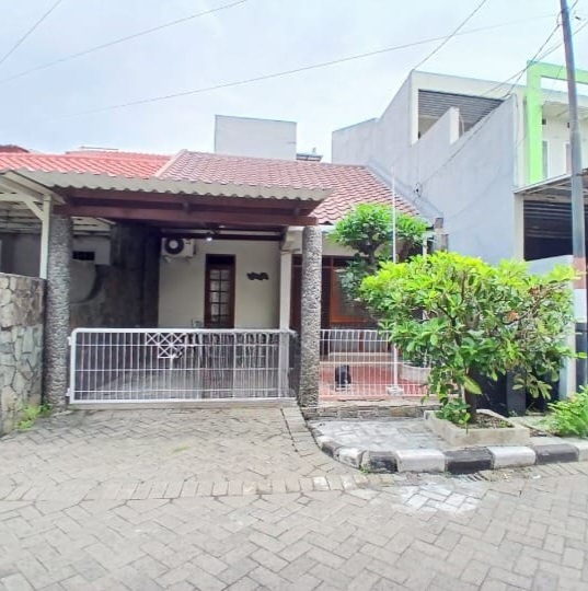 Dijual Rumah Murah dan Strategis di Perumahan Babatan Pratama Surabaya Barat - Image 1