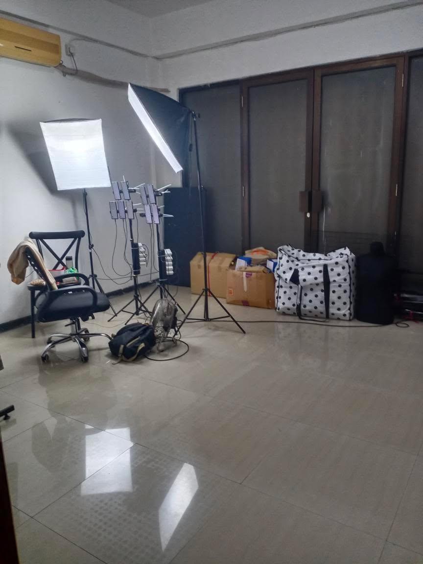 Dijual/Disewakan Unit Ruko Plaza Segi 8 Lokasi Strategis Surabaya Barat - Image 1