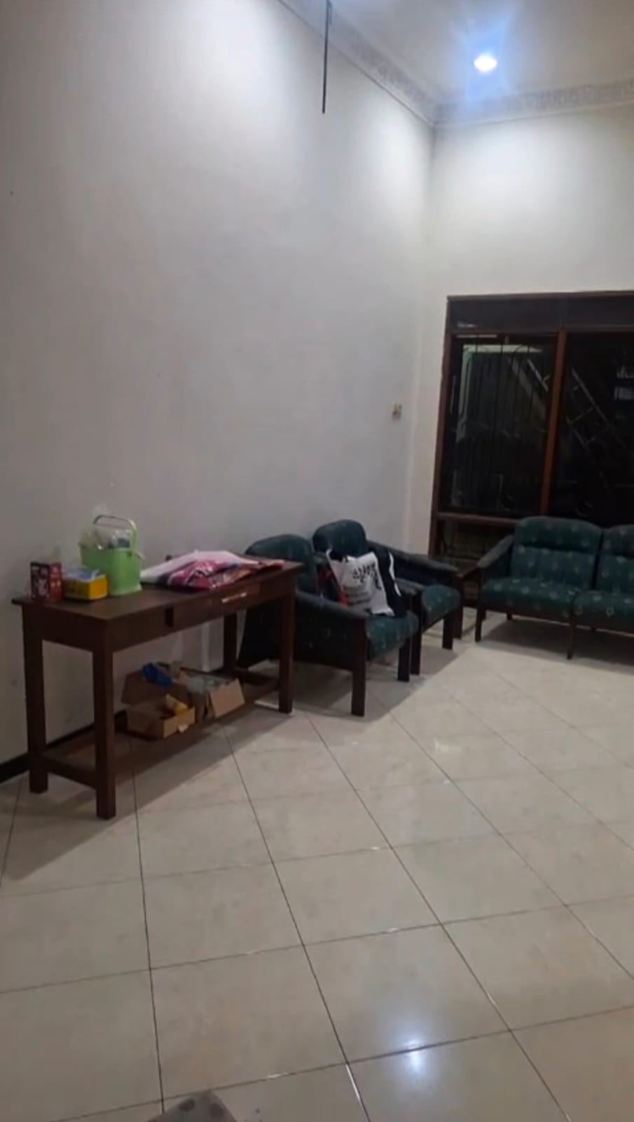 Disewa Rumah 1 Lantai  Siap Huni Manyar Tirtoyoso Utara Surabaya Timur - Thumbnail 4