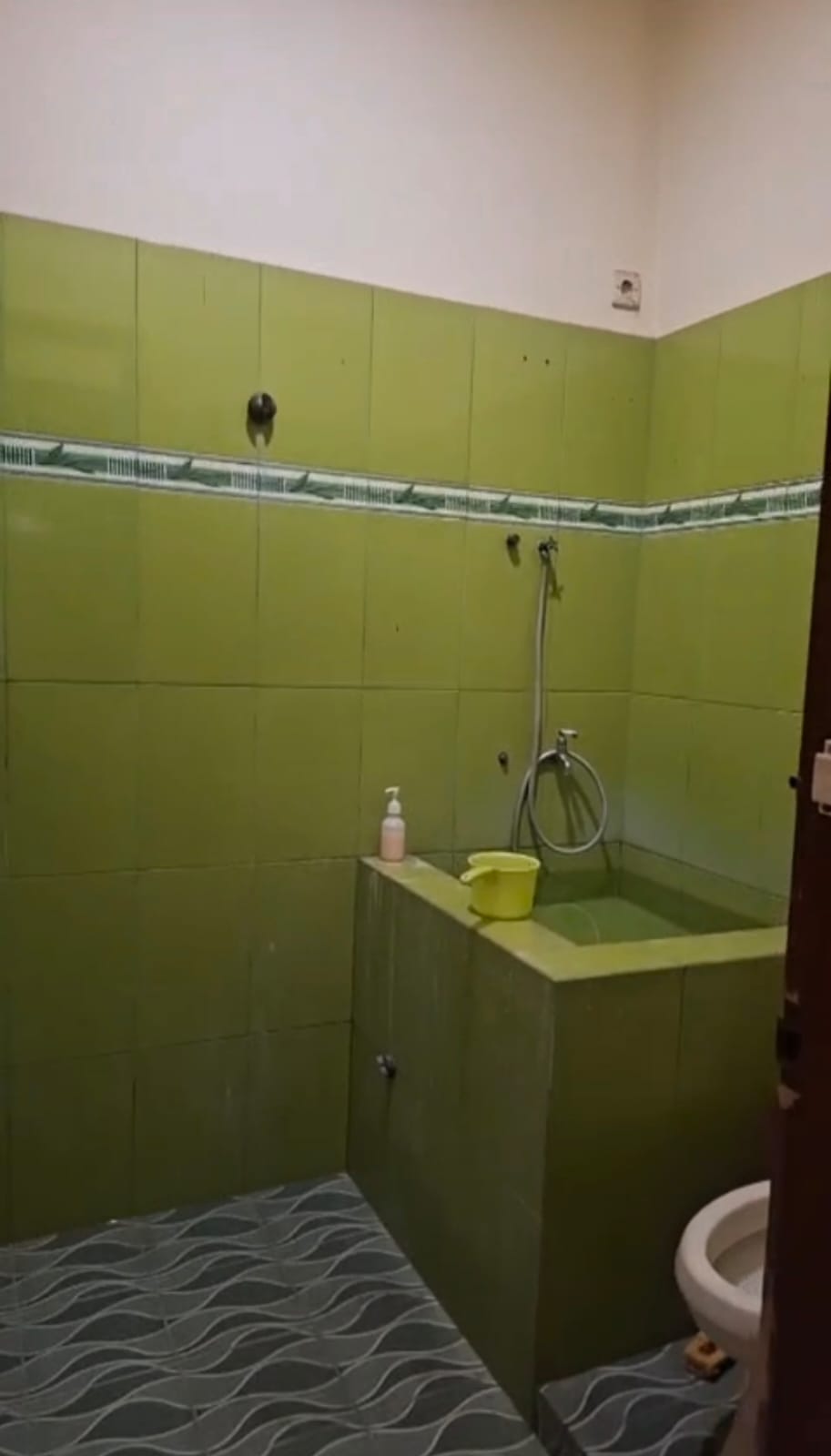 Disewa Rumah Siap Huni 1 Lantai Murah Strategis Manyar Tirtoyoso Utara Surabaya Timur - Thumbnail 4