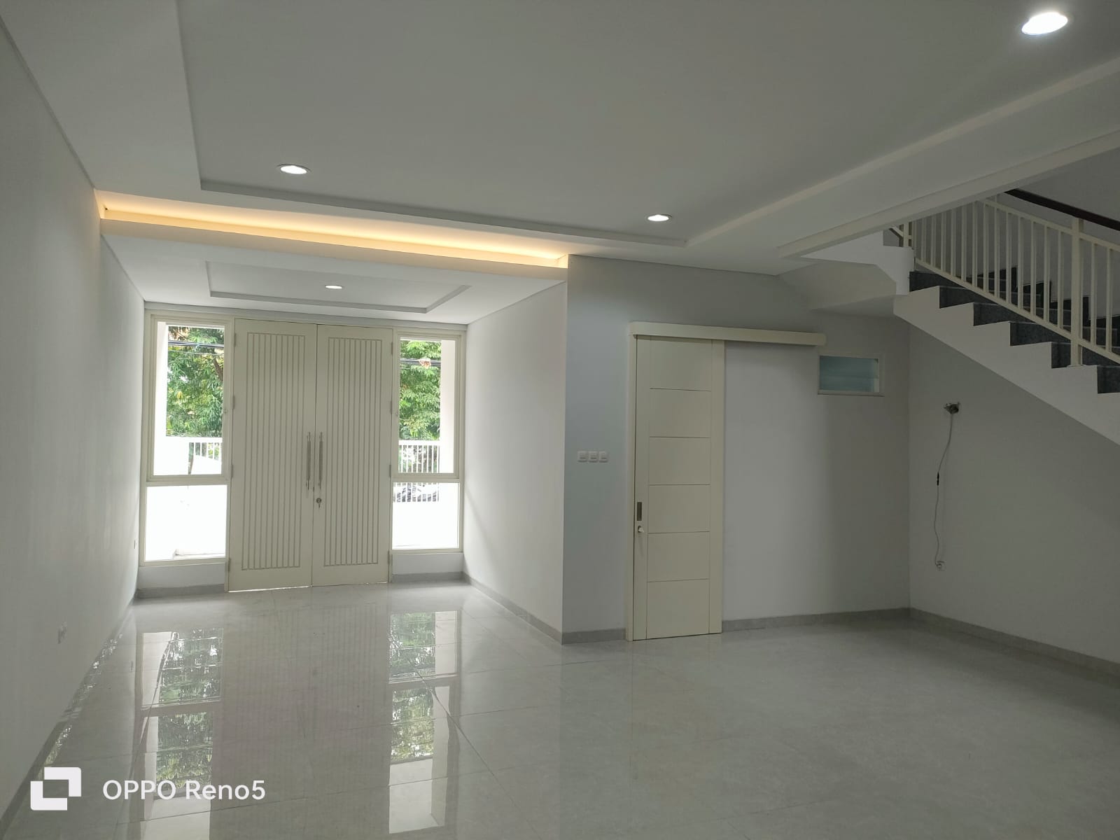 Dijual Rumah Baru 2 Lantai Murah Strategis Manyar Tirtoyoso Surabaya Timur - Thumbnail 2