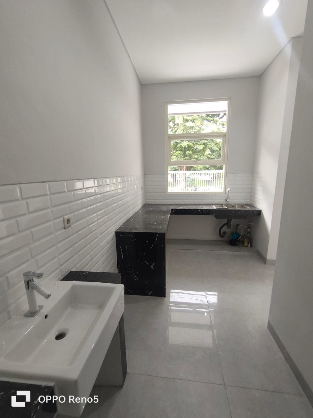 Dijual Rumah Baru Murah Strategis 2 Lantai Manyar Tirtoyoso Surabaya Timur - Thumbnail 7