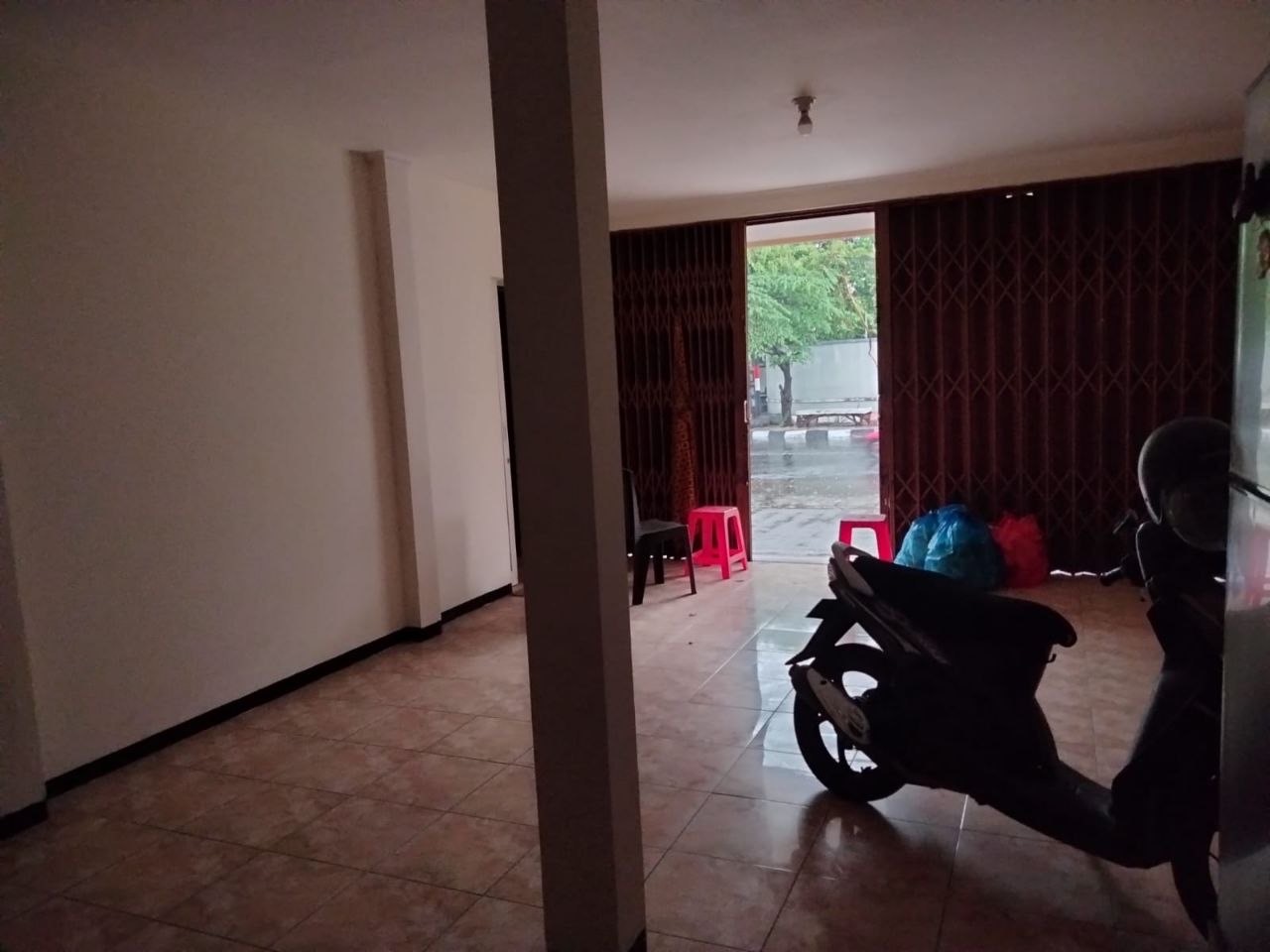 Dijual/Disewakan Rumah Hook Luas Siap Huni di Jalan Gayungsari Surabaya Selatan - Thumbnail 7