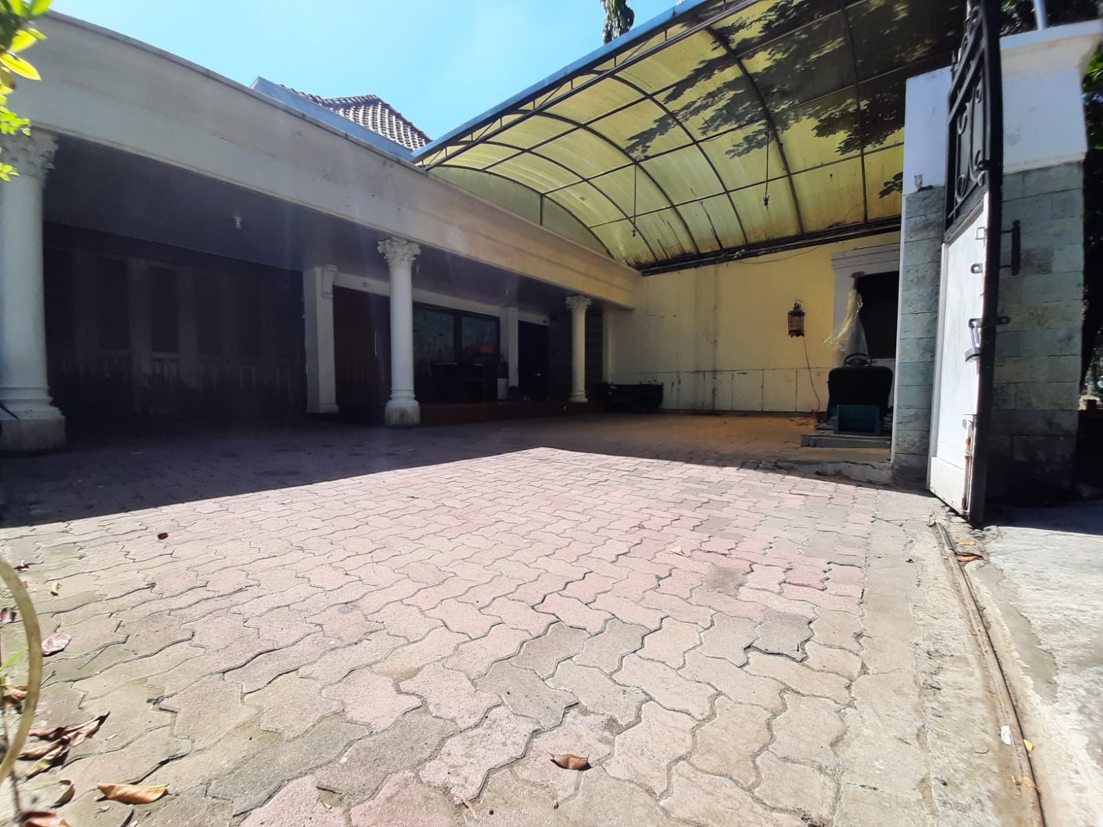 Disewakan Bangunan Komersial Strategis Jalan Polisi Istimewa Surabaya Pusat - Thumbnail 2