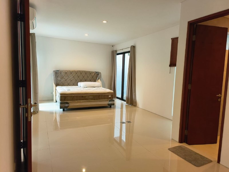Dijual Rumah Mewah Siap Huni di Kawasan Premium Graha Natura Surabaya Barat - Thumbnail 3