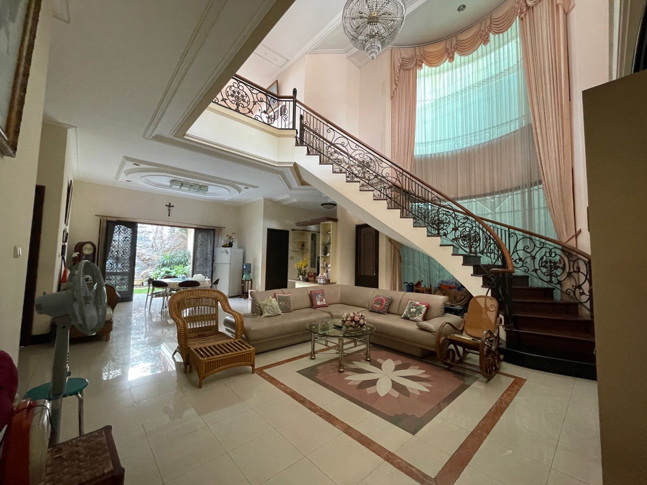 Dijual Rumah Premium Lokasi Strategis Manyar Jaya Surabaya Timur - Thumbnail 4