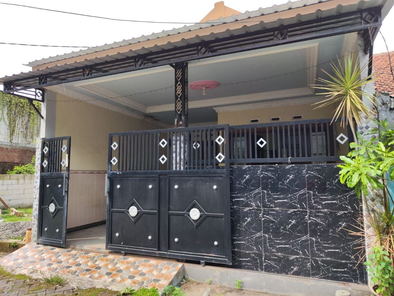 Dijual Rumah Siap Huni Kendung Rejo Surabaya Barat - Image 1