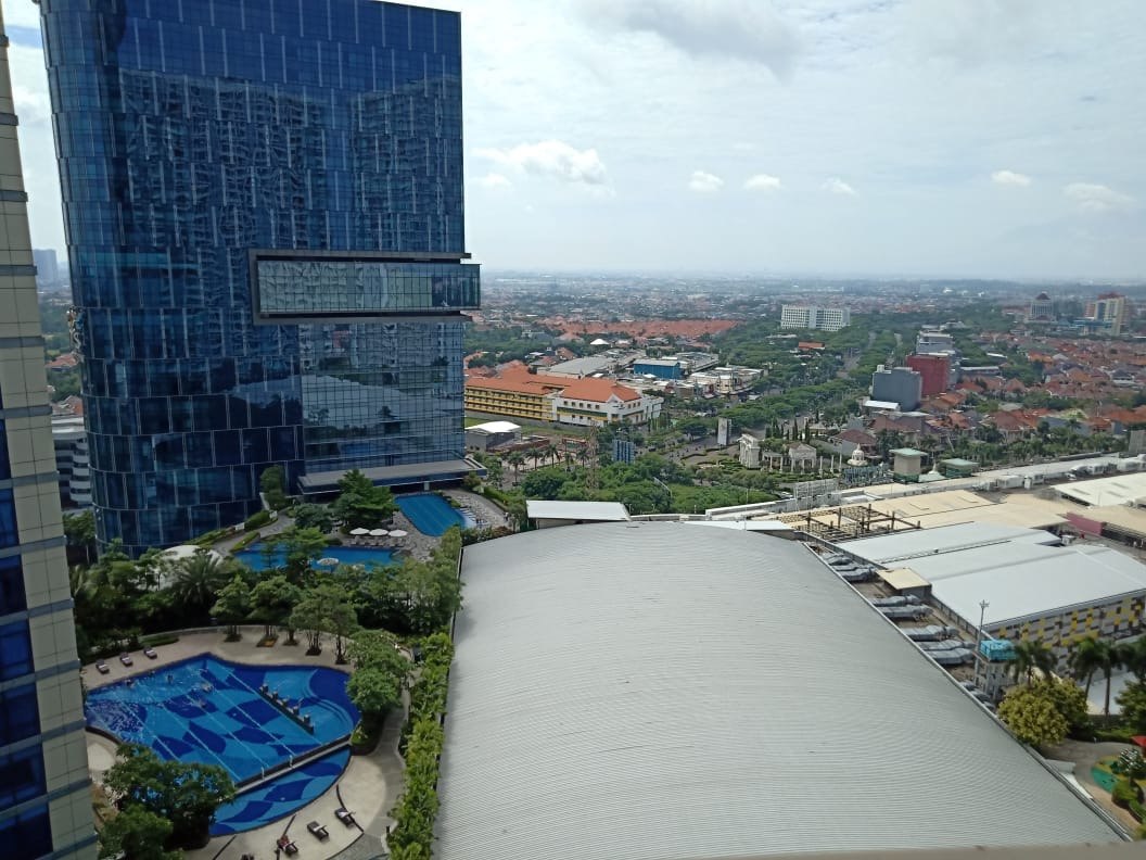 Disewakan Apartement Tanglin Full Furnished View Pool dan City di Surabaya Barat - Thumbnail 6