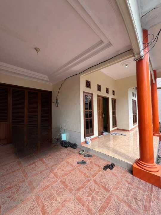 Dijual/Disewakan Rumah Luas 2 Lantai Siap Huni di Jalan Raya Gubeng Kertajaya Surabaya Timur - Image 1