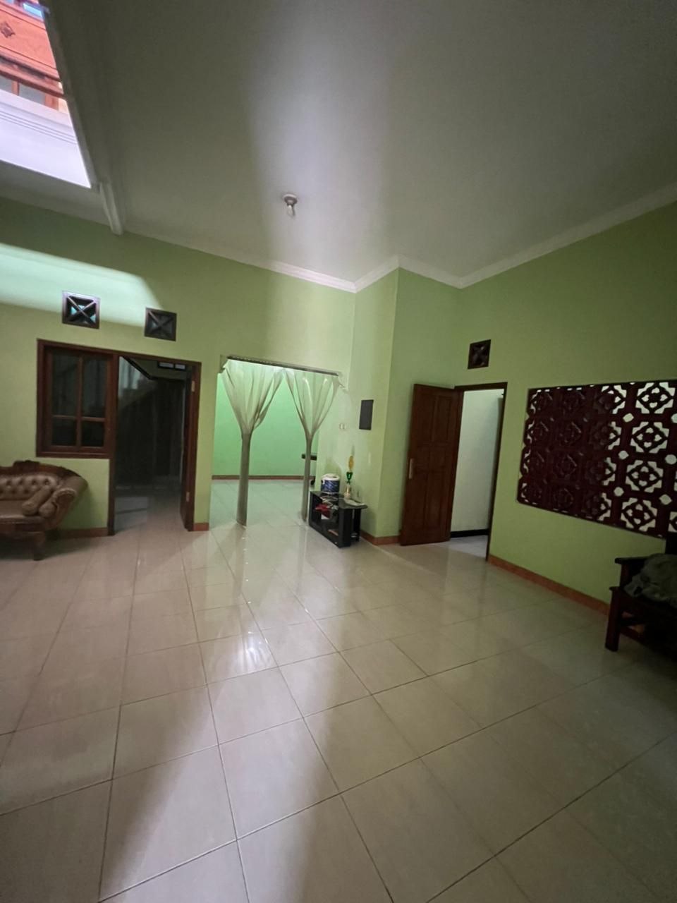 Dijual/Disewakan Rumah Luas 2 Lantai Siap Huni di Jalan Raya Gubeng Kertajaya Surabaya Timur - Thumbnail 3