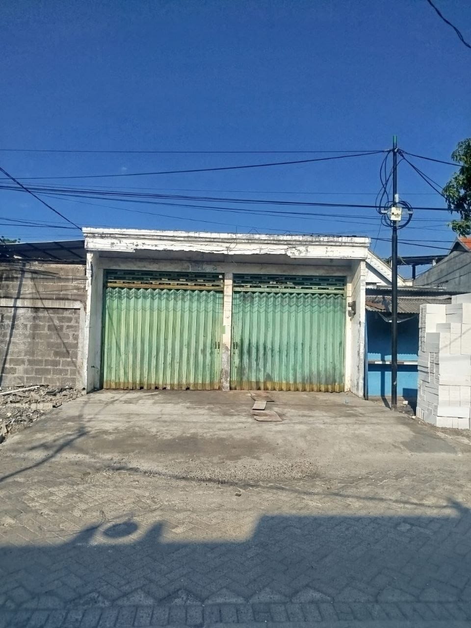 Dijual / Disewakan Ruko Komersial Jalan Kepatihan Industri Lokasi Strategis di Gresik - Image 1