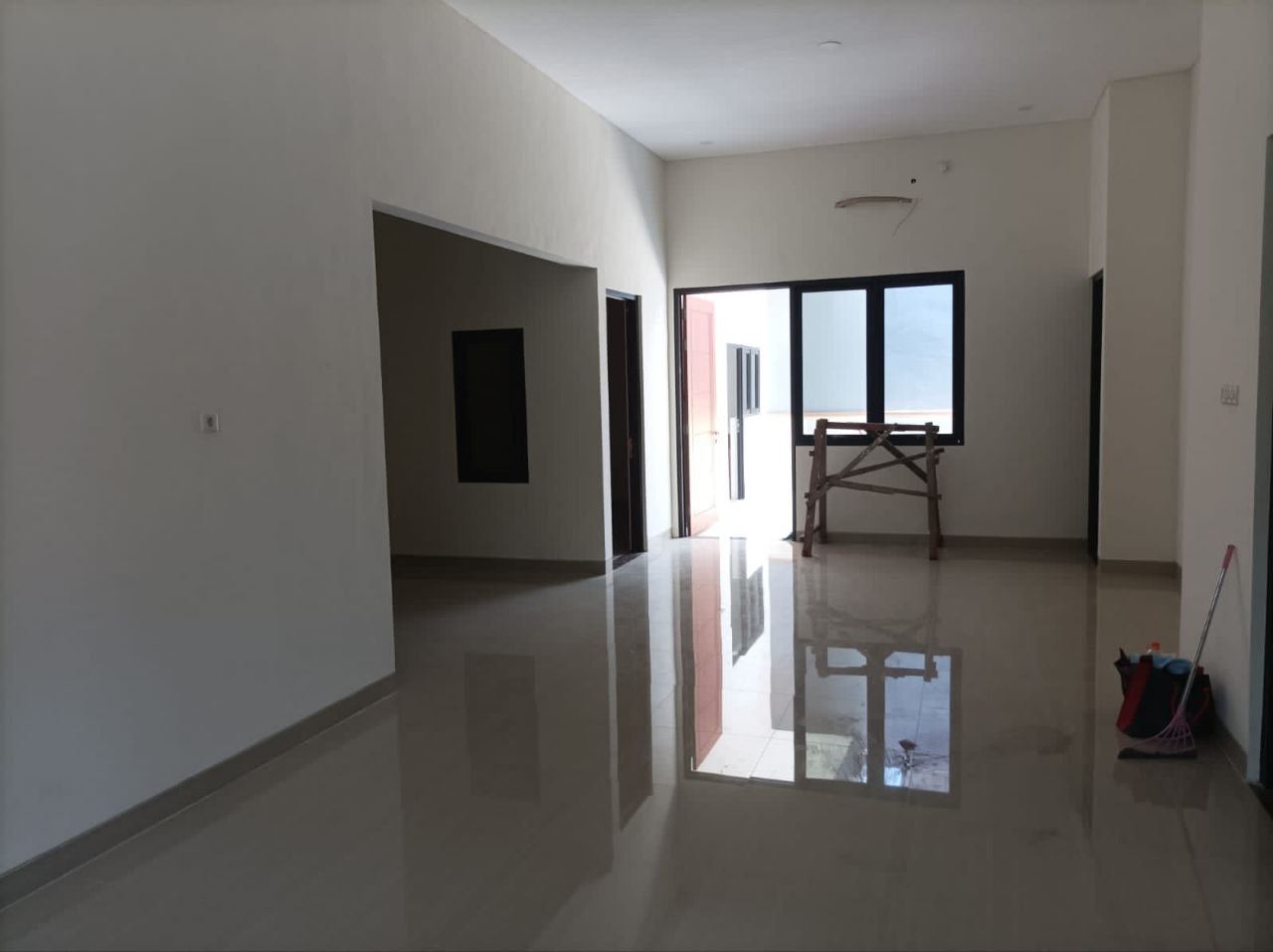 Dijual Rumah 1 Lantai Baru Gress Manyar Tirtomoyo Surabaya Timur - Thumbnail 3