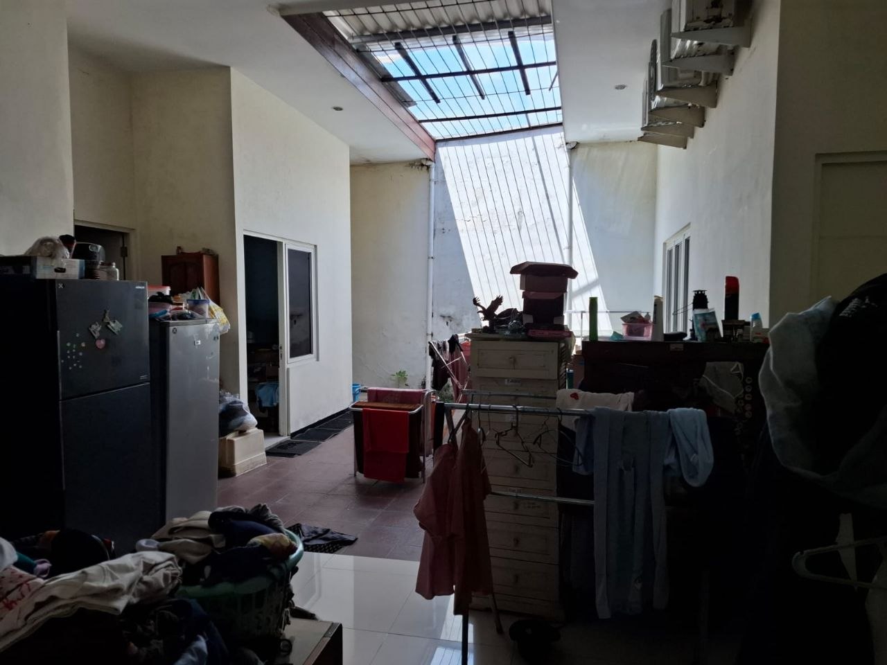 Dijual Rumah 1 Lantai Semi Furnished Manyar Tirtomoyo Lokasi Strategis Surabaya Timur - Thumbnail 2
