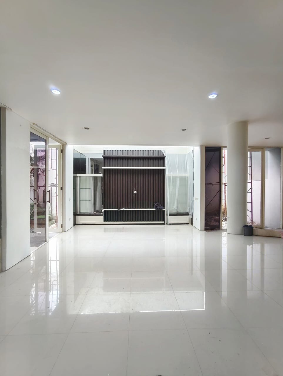 Dijual Rumah Mewah Siap Huni di Kawasan Royal Park Surabaya Barat - Thumbnail 5